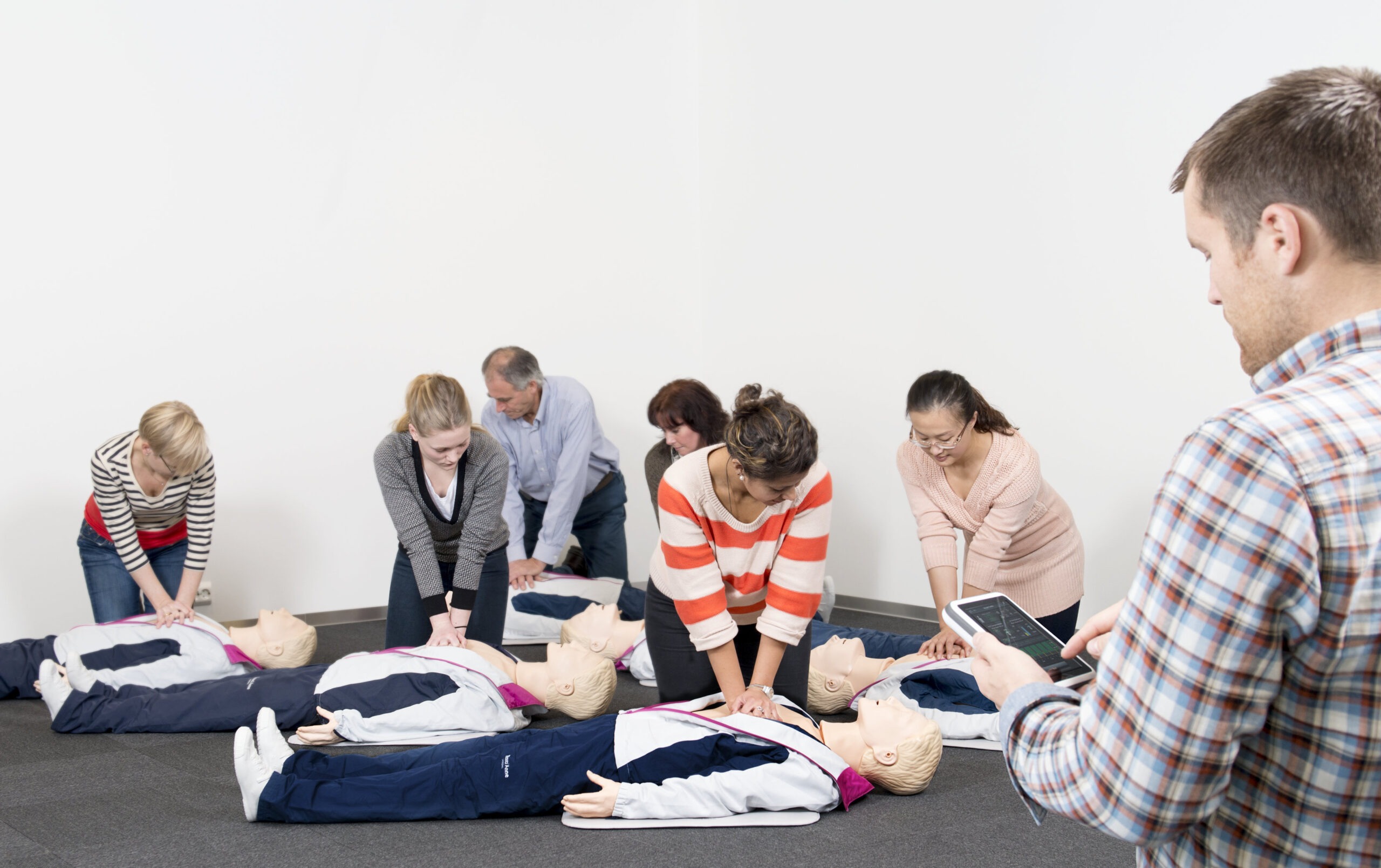 Resusci Anne QCPR, halvoppsdocka med väska - Bild 3