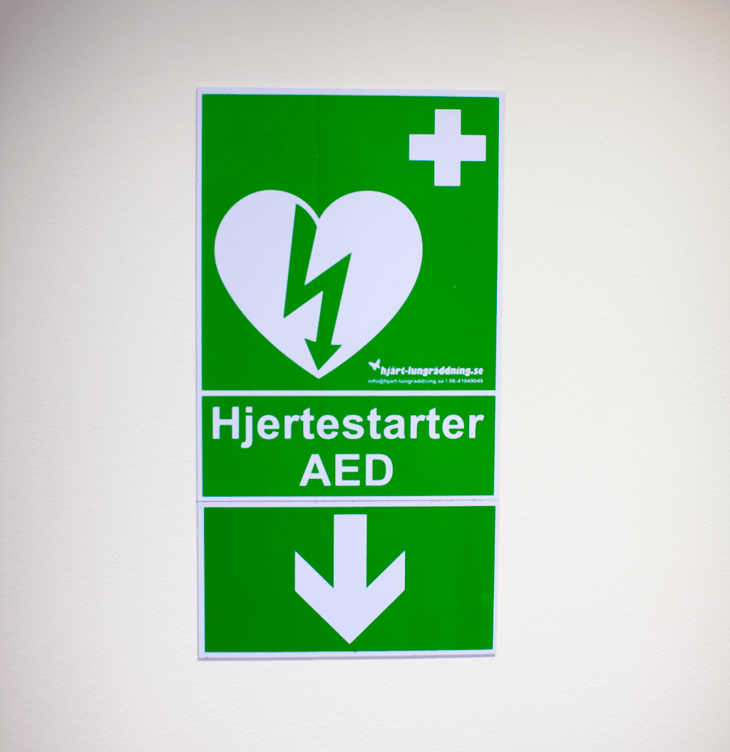 Pilskylt hjärtstartare nedåt